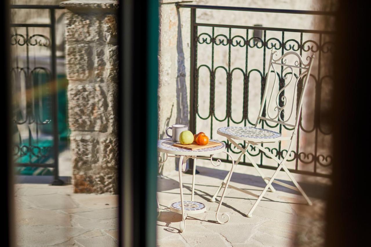 Chateau Du Soleil Villas Tivat Buitenkant foto