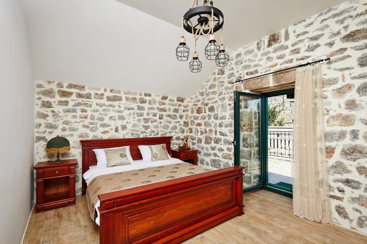 Chateau Du Soleil Villas Tivat Buitenkant foto