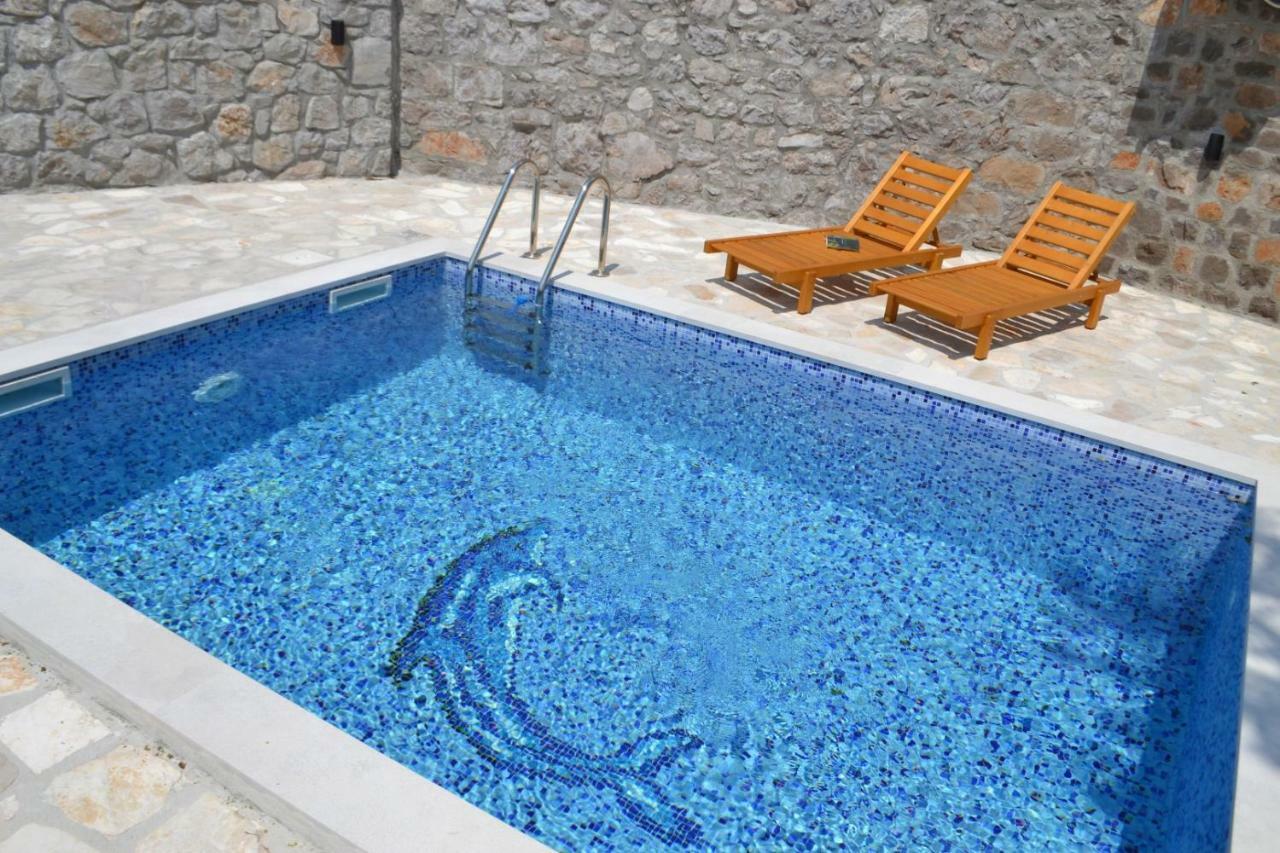 Chateau Du Soleil Villas Tivat Buitenkant foto