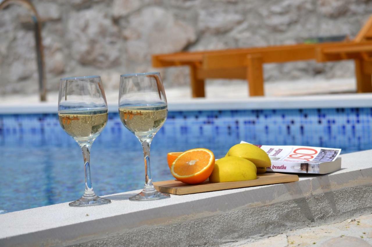 Chateau Du Soleil Villas Tivat Buitenkant foto
